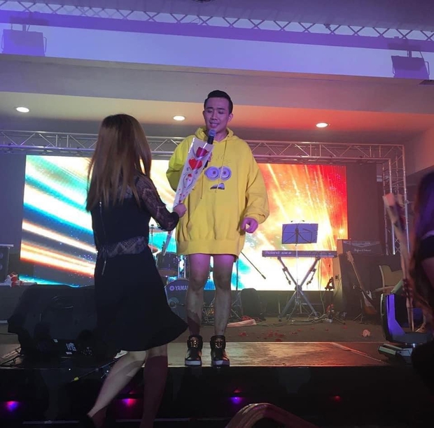 Rộ ảnh Trấn Thành không mặc quần trên sân khấu, sự thật là sao? - Ảnh 2.