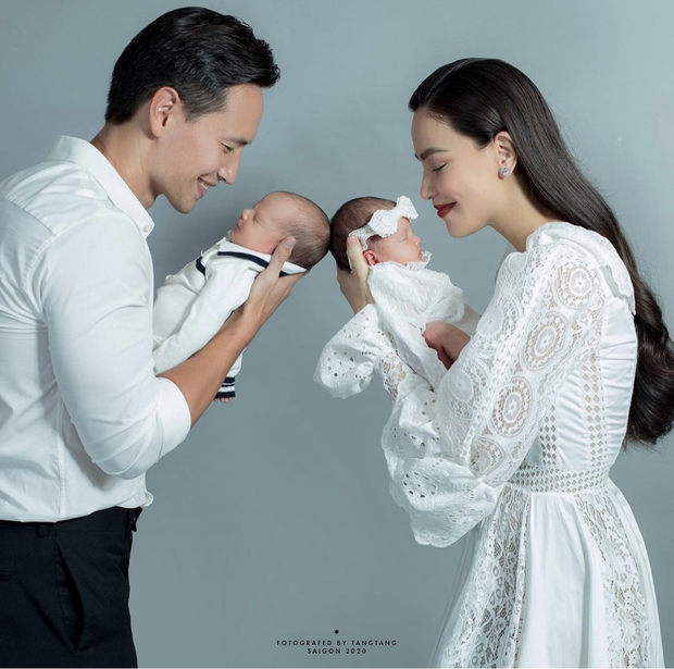 Hà Hồ tung ảnh cận mặt đôi trai gái, khoảnh khắc Subeo ra dáng anh cả bên 2 em chiếm trọn spotlight! - Ảnh 2. Hà Hồ tung ảnh cận mặt đôi trai gái, khoảnh khắc Subeo ra dáng anh cả bên 2 em chiếm trọn spotlight! - Ảnh 2.