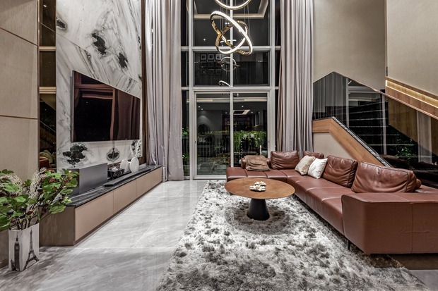 Đầu tư 5 tỷ, cặp vợ chồng biến nhà thô thành penthouse sang xịn mịn với style tối giản cực mê - Ảnh 1.