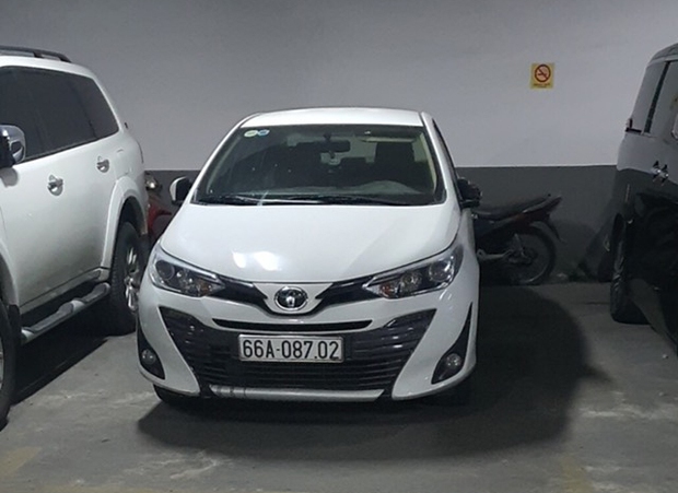 Bắt 2 người ngoại quốc thuê xe ô tô vờ đi mua hàng rồi cướp giật tài sản ở TP.HCM - Ảnh 2. Bắt 2 người ngoại quốc thuê xe ô tô vờ đi mua hàng rồi cướp giật tài sản ở TP.HCM - Ảnh 2.
