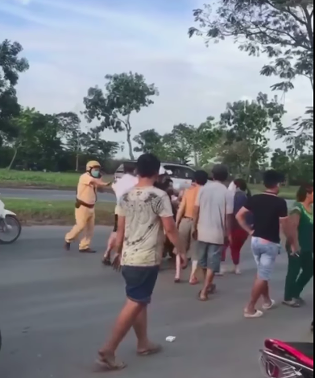 Bắt khẩn cấp 2 chú cháu tấn công CSGT ở Sài Gòn - Ảnh 3.