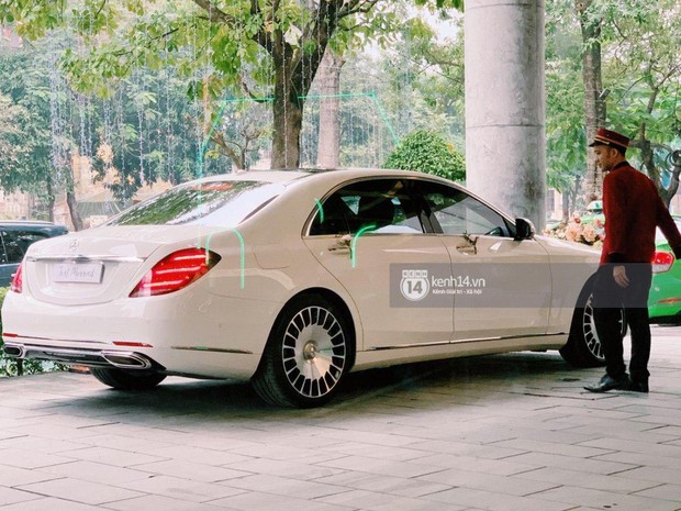 Cận cảnh siêu xe rước dâu 3 tỷ đồng của Công Phượng: Làm tiệc cưới thứ 3 rồi mà vẫn hoành tráng thế này đây! - Ảnh 3. Cận cảnh siêu xe rước dâu 3 tỷ đồng của Công Phượng: Làm tiệc cưới thứ 3 rồi mà vẫn hoành tráng thế này đây! - Ảnh 3.