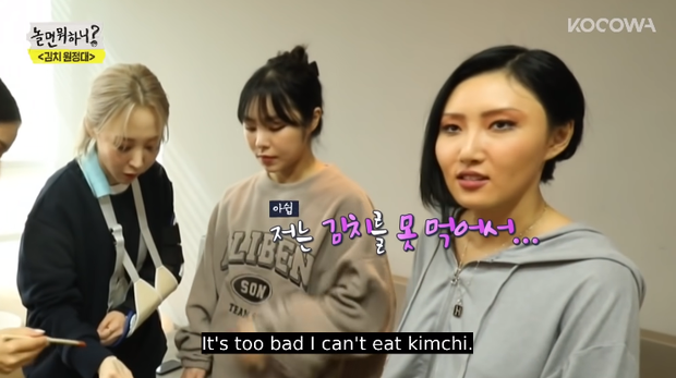 Hwasa cảm thấy thật tiếc vì không thể nếm ngay món kim chi do chính MC quốc dân làm
