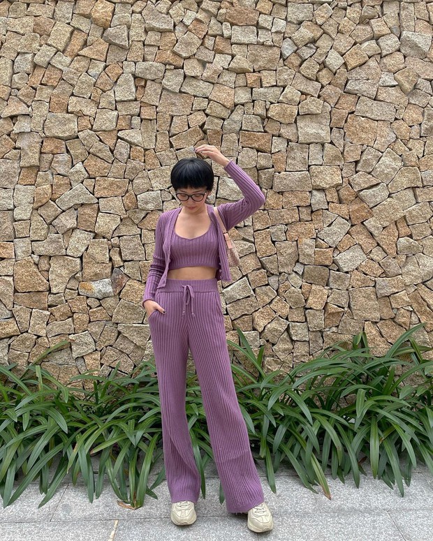 Instagram look của sao Việt: Ngọc Trinh diện áo cắt khoét nhìn mà ngượng thay, Xoài Non đơn giản mà xinh ngất - Ảnh 3.