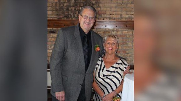 Chuyến đi bi kịch: Cặp vợ chồng đã làm đúng mọi thứ để tránh Covid-19, chỉ sai một lần đã phải trả giá bằng cả tính mạng - Ảnh 1.