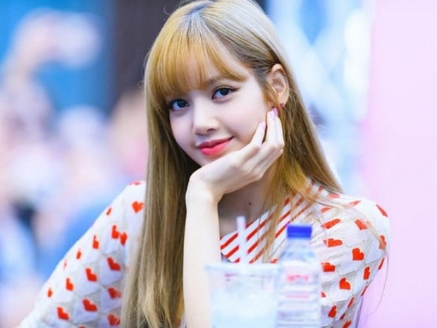 Đọ mặt mộc các mỹ nhân Hàn khi nhập ngũ: Lisa (BLACKPINK) da đẹp khó tin, Jessi gây sốc khi nhan sắc tuột dốc - Ảnh 1.