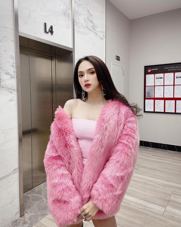 Hương Giang khoe quà sinh nhật toàn hàng hiệu, nhìn là biết bạn bè cô tâm lý đến mức nào - Ảnh 1.