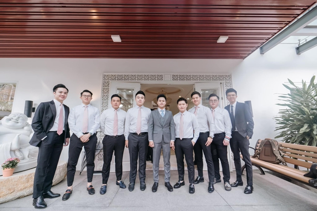 Phan Thành vẫn âm thầm đăng ảnh đám hỏi, ngoài đội hình full phù dâu - phù rể còn có cả MC Phí Linh - Ảnh 2. Phan Thành vẫn âm thầm đăng ảnh đám hỏi, ngoài đội hình full phù dâu - phù rể còn có cả MC Phí Linh - Ảnh 2.
