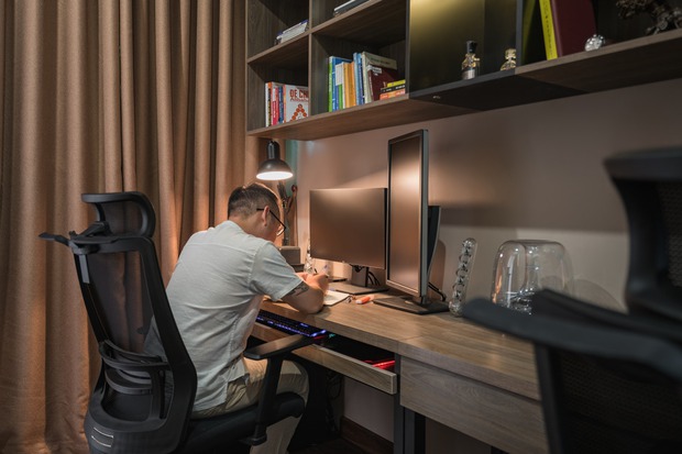 Đầu tư 200 triệu cải tạo phòng ngủ 20m2, vợ chồng kiến trúc sư thu về thành quả khiến ai cũng trầm trồ - Ảnh 10.