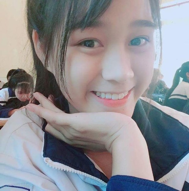 Xả vai Hoa hậu, Đỗ Thị Hà đeo kính cận và để mặt mộc đúng lứa tuổi 19: Xinh miễn chê luôn! - Ảnh 3.
