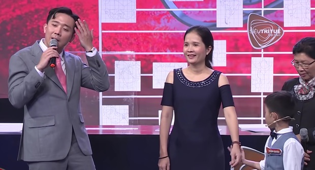 Trấn Thành vấp tranh cãi vì phát ngôn dạy hư trẻ trên Siêu Trí Tuệ Việt Nam - Ảnh 1. Trấn Thành vấp tranh cãi vì phát ngôn dạy hư trẻ trên Siêu Trí Tuệ Việt Nam - Ảnh 1.