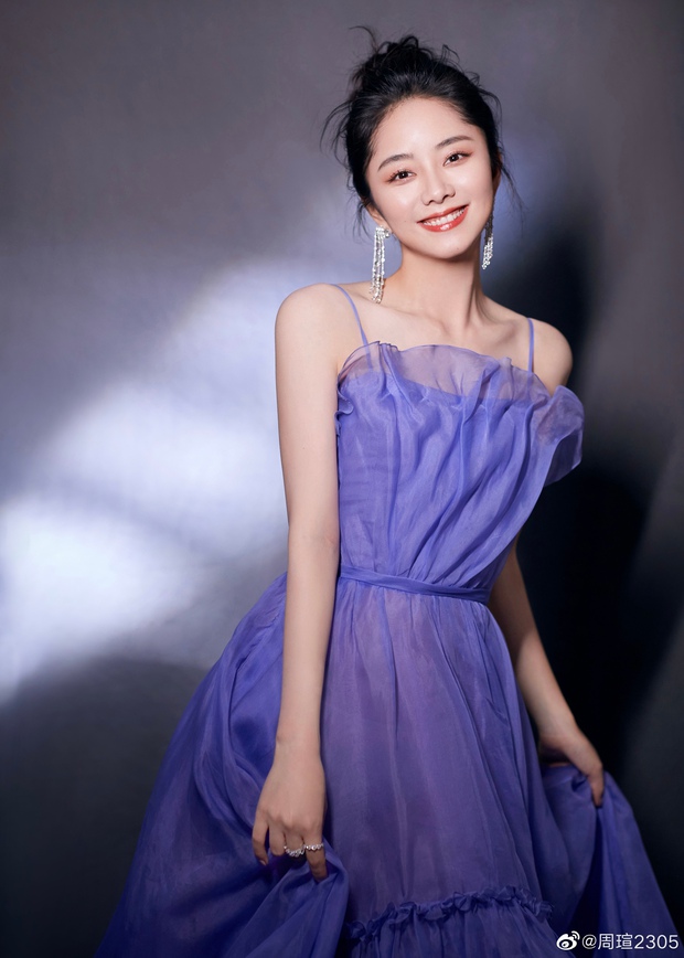 Thảm đỏ GQ 2020: Dương Mịch hoá cô tiên xanh chanh sả, Đàm Tùng Vận đẹp tinh khôi bên Dương Dương cùng dàn nam thần - Ảnh 5. Thảm đỏ GQ 2020: Dương Mịch hoá cô tiên xanh chanh sả, Đàm Tùng Vận đẹp tinh khôi bên Dương Dương cùng dàn nam thần - Ảnh 5.