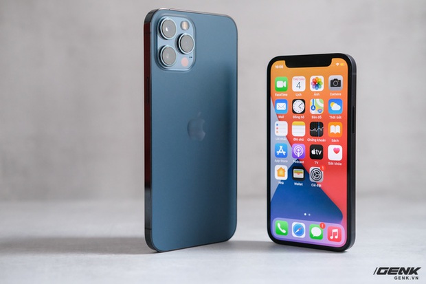 Trên tay chiếc iPhone bị người Việt ghẻ lạnh năm nay: Nhỏ tẹo bằng bàn tay, dùng một tay thì sướng, hai tay thì... sượng - Ảnh 19. Trên tay chiếc iPhone bị người Việt ghẻ lạnh năm nay: Nhỏ tẹo bằng bàn tay, dùng một tay thì sướng, hai tay thì... sượng - Ảnh 19.
