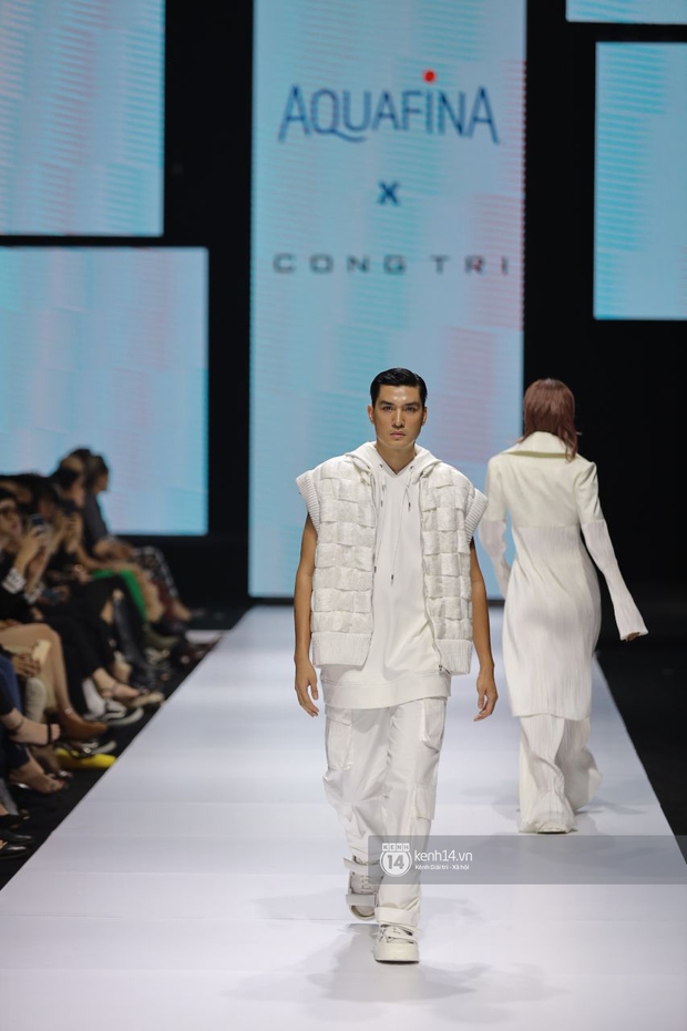 Dàn vedette toàn Hoa hậu khác tới nỗi không ai nhận ra, sốc nhất là visual của tân HH Đỗ Thị Hà trong show diễn mở màn cho AVIFW 2020 - Ảnh 14. Dàn vedette toàn Hoa hậu khác tới nỗi không ai nhận ra, sốc nhất là visual của tân HH Đỗ Thị Hà trong show diễn mở màn cho AVIFW 2020 - Ảnh 14.