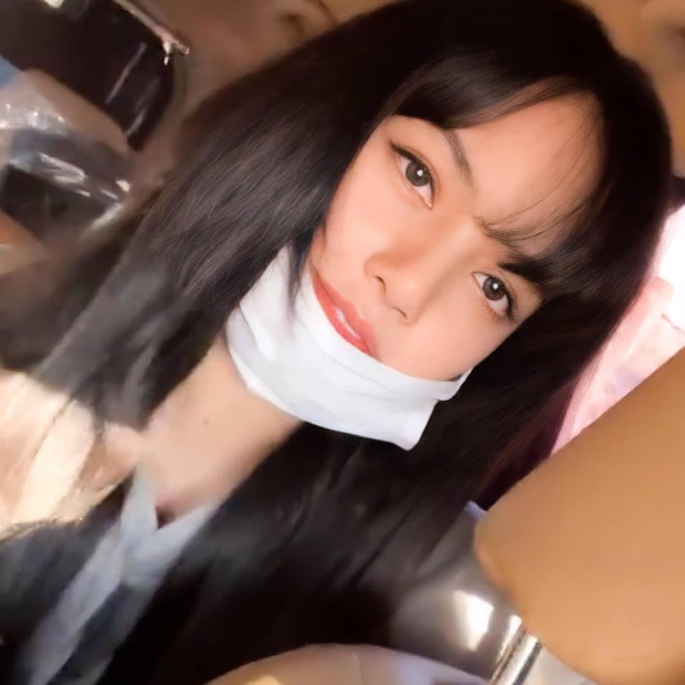 Ảnh livestream mới chính là lời giải đáp cho nghi vấn Lisa (BLACKPINK) dao kéo mũi: Hoá ra cũng là công nghệ lừa tình cả! - Ảnh 4.