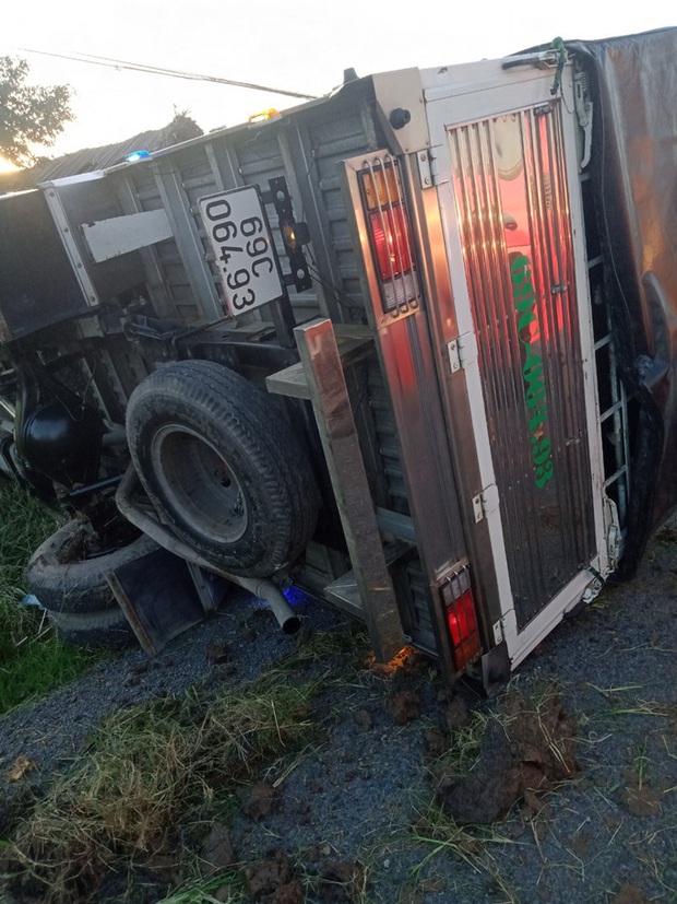 Nam sinh lớp 7 bị xe tải tông chết trên đường đến trường  - Ảnh 2.