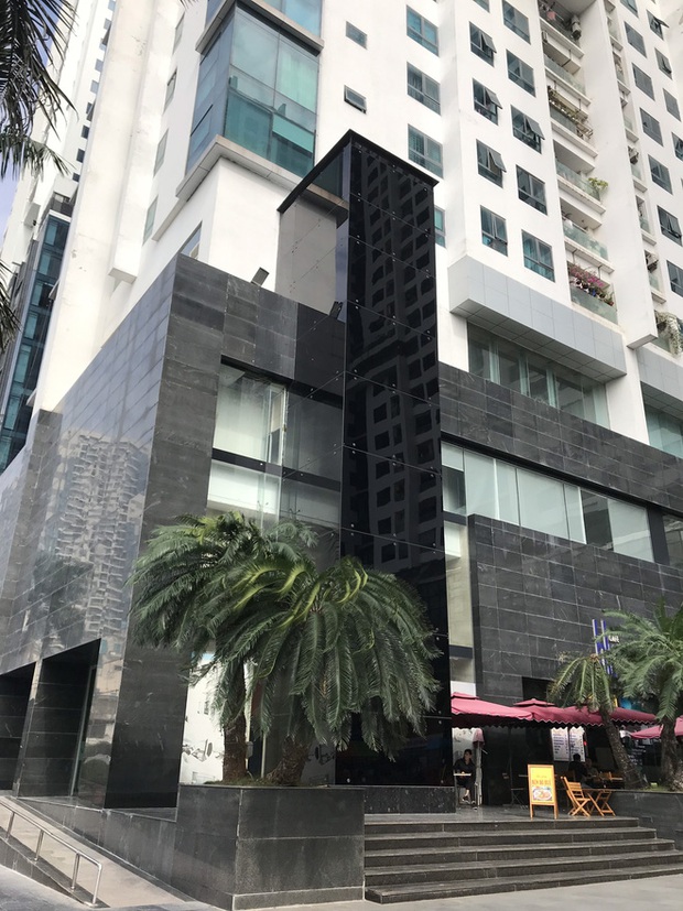Vụ người đàn ông rơi từ tầng 2 thang máy chung cư xuống đất ở Hà Nội: “Thang do chủ đầu tư lắp đặt thêm, sai thiết kế và vận hành chui” - Ảnh 6. Vụ người đàn ông rơi từ tầng 2 thang máy chung cư xuống đất ở Hà Nội: “Thang do chủ đầu tư lắp đặt thêm, sai thiết kế và vận hành chui” - Ảnh 6.