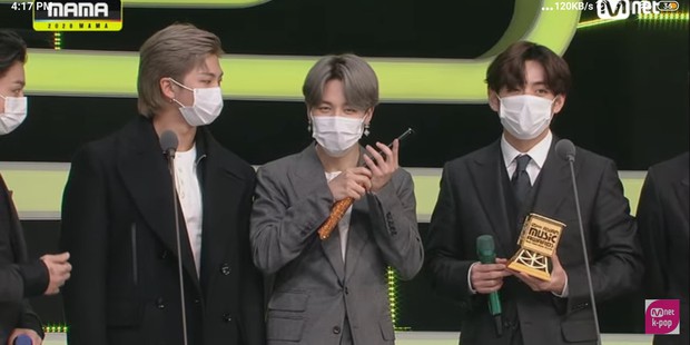 BTS toàn thắng tại MAMA 2020, BLACKPINK không tham dự vẫn vượt mặt TWICE gây bất ngờ, nhiều giải thưởng mới xuất hiện - Ảnh 1.