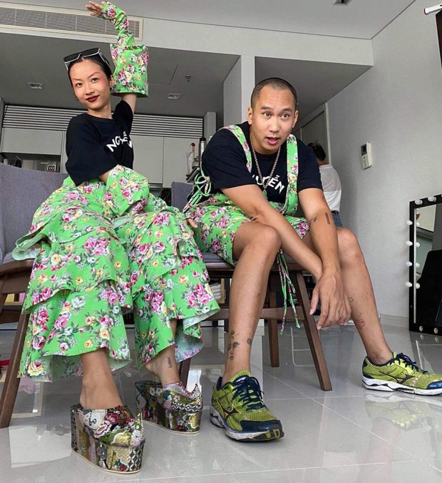 Hiếm lắm mới thấy Suboi khoe ảnh với ông xã tại sự kiện: Nữ rapper khoe răng kim cương chanh sả, vợ chồng chất cả đôi! - Ảnh 7. Hiếm lắm mới thấy Suboi khoe ảnh với ông xã tại sự kiện: Nữ rapper khoe răng kim cương chanh sả, vợ chồng chất cả đôi! - Ảnh 7.