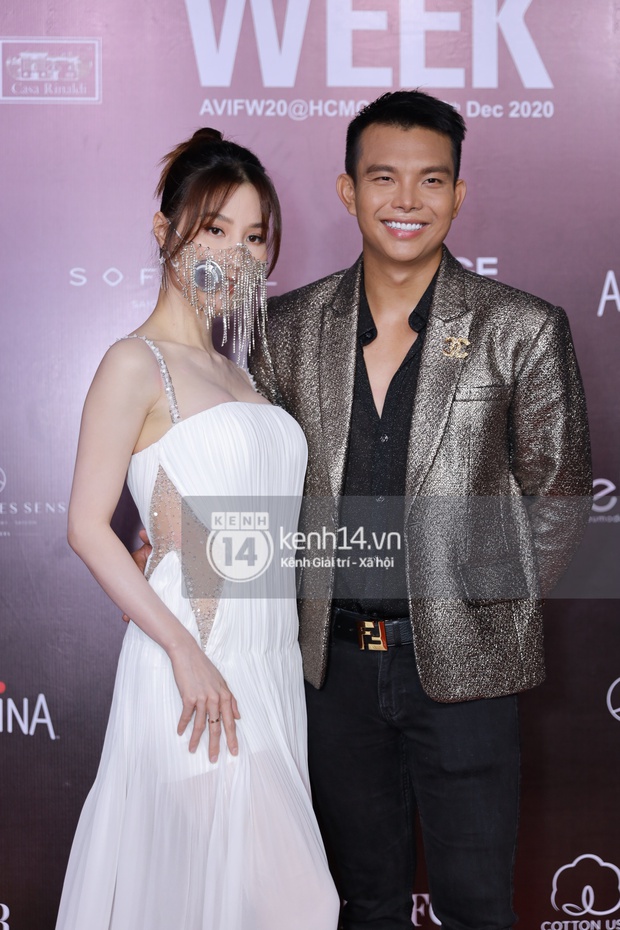 Ngọc Trinh, Thủy Tiên, Hari Won cùng dàn sao nữ đua nhau khoe váy áo sexy chặt chém tại thảm đỏ AVIFW ngày 4 - Ảnh 8. Ngọc Trinh, Thủy Tiên, Hari Won cùng dàn sao nữ đua nhau khoe váy áo sexy chặt chém tại thảm đỏ AVIFW ngày 4 - Ảnh 8.
