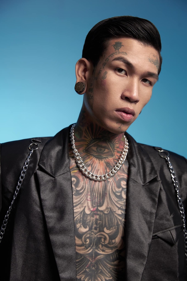 Dế Choắt lý giải ý nghĩa hình xăm lá cờ Việt Nam trên mặt, muốn đưa ngôn ngữ Việt tiếp cận quốc tế thông qua rap - Ảnh 6.