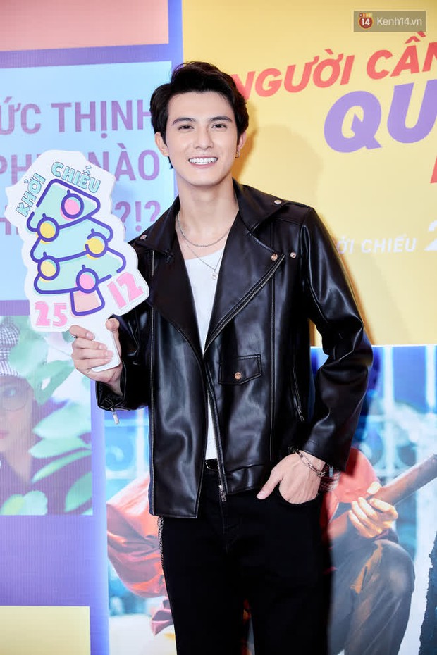 Tiểu tam quốc dân Karen Nguyễn khoe vòng một hững hờ, chặt đẹp Hoàng Yến Chibi ở họp báo Người Cần Quên Phải Nhớ - Ảnh 6. Tiểu tam quốc dân Karen Nguyễn khoe vòng một hững hờ, chặt đẹp Hoàng Yến Chibi ở họp báo Người Cần Quên Phải Nhớ - Ảnh 6.