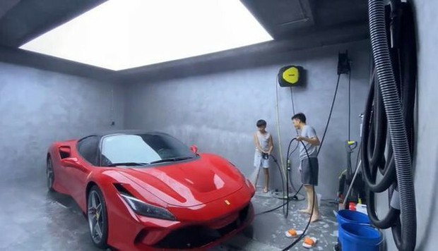 Hé lộ 1 góc quá khủng trong biệt thự của Cường Đô La: Riêng garage chứa siêu xe đã có 2 tầng, phải đi thang máy mới hết - Ảnh 7.