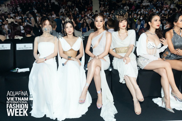 Đại chiến nhan sắc các mỹ nhân ngồi hàng ghế đầu: Thần thái hay vòng 1 khủng mới là yếu tố giúp tỏa sáng - Ảnh 8.