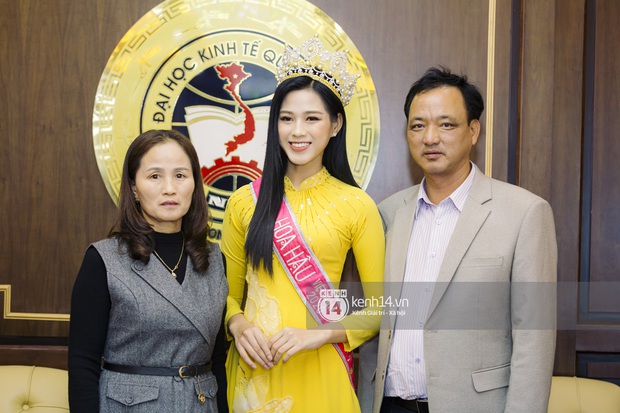 Hoa hậu Đỗ Thị Hà lần đầu về thăm Đại học Kinh tế Quốc dân: Nhan sắc đỉnh của chóp, bật khóc khi nhắc đến bức ảnh gây sốt - Ảnh 10.