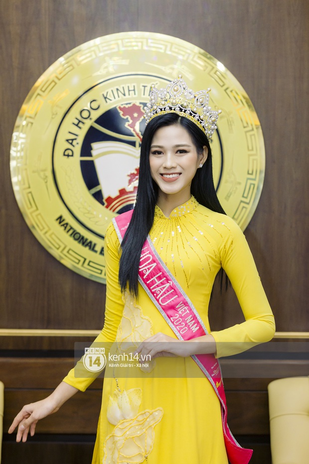 Hoa hậu Đỗ Thị Hà lần đầu về thăm Đại học Kinh tế Quốc dân: Nhan sắc đỉnh của chóp, bật khóc khi nhắc đến bức ảnh gây sốt - Ảnh 13.