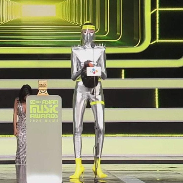 Biến căng MAMA 2020: Dispatch “bóc trần” Mnet phân biệt đối xử giữa diễn viên và idol, bên như ông bà hoàng, bên như con ghẻ - Ảnh 14.