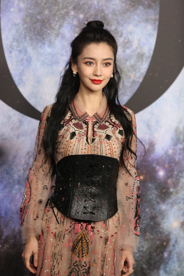 Thảm đỏ hot nhất hôm nay: Angela Baby xinh như tiên nữ giáng trần, Vương Tuấn Khải cùng dàn nam thần khiến chị em xịt máu mũi - Ảnh 6.