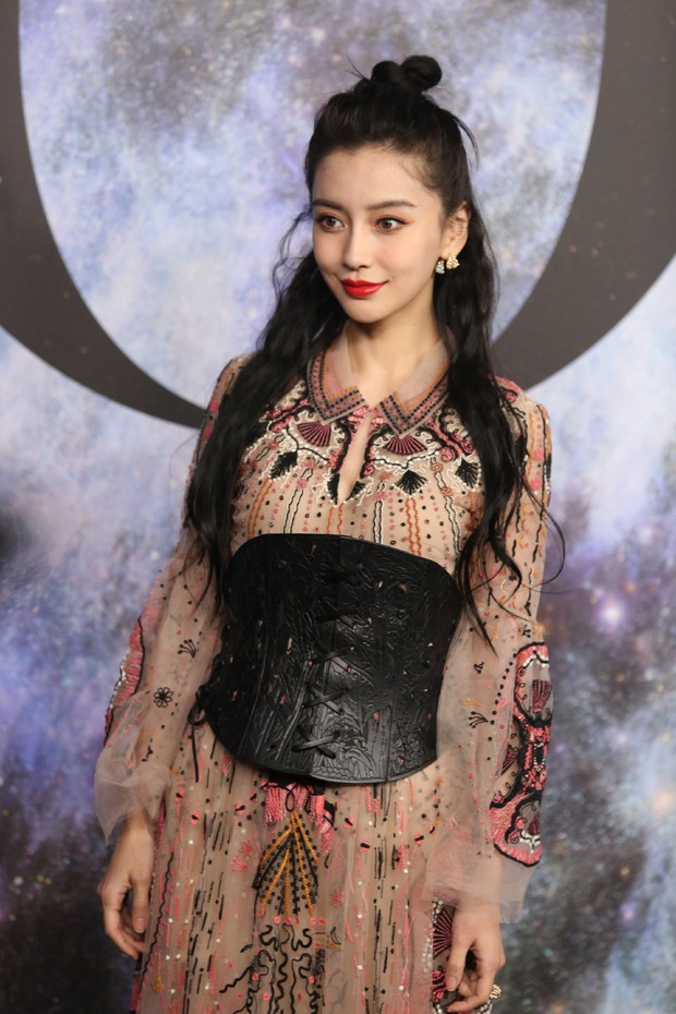 Thảm đỏ hot nhất hôm nay: Angela Baby xinh như tiên nữ giáng trần, Vương Tuấn Khải cùng dàn nam thần khiến chị em xịt máu mũi - Ảnh 7.