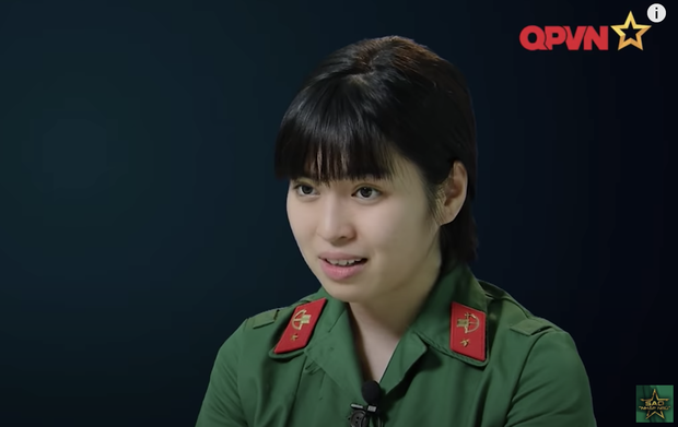 Ảnh phanh áo lộ vòng 1 lấp ló vs tham gia Sao Nhập Ngũ của Khánh Vân (Mắt Biếc): Con gái đúng là vũ trụ khó lường! - Ảnh 4.