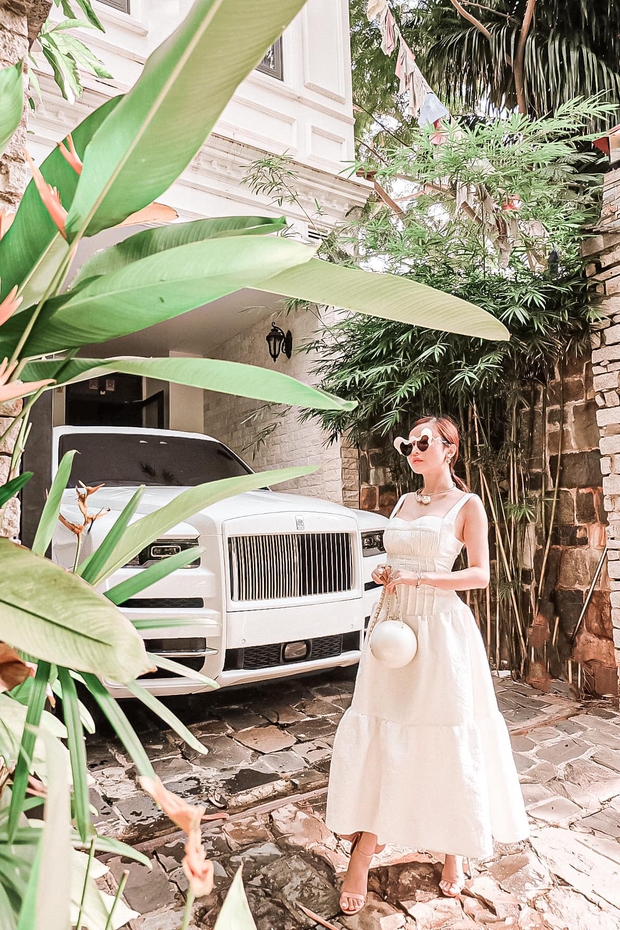 Minh Nhựa chê nóc nhà làm xấu xe Rolls-Royce 40 tỷ, ai ngờ chỉ 1 câu nói của Mina khiến cá con lộ nguyên hình - Ảnh 1.