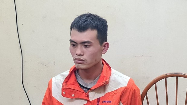 Lời khai của kẻ đâm gục bảo vệ cửa hàng Thế giới di động, cướp hơn 10 chiếc điện thoại: Dù biết có camera nhưng vẫn cướp vì nợ nhiều - Ảnh 1.