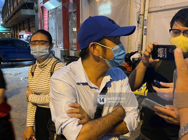 Cập nhật: Nghệ sĩ Chí Tài được đưa về nhà Tang lễ, vợ chồng Trấn Thành, Việt Hương nhiều nghệ sĩ rơi nước mắt vì quá xót thương! - Ảnh 27.