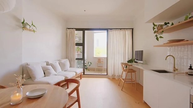 Nhà 46m2 trông như rộng gấp đôi khi được cải tạo, căn bếp vừa xinh vừa gọn nhìn mà mê chữ ê kéo dài - Ảnh 3.