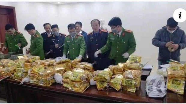 Bắt giữ 4 đối tượng đi xe bán tải chở 2 tạ nghi ma túy - Ảnh 1. Bắt giữ 4 đối tượng đi xe bán tải chở 2 tạ nghi ma túy - Ảnh 1.