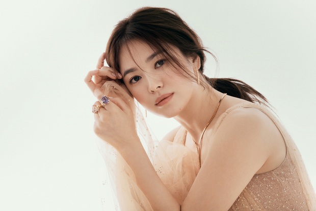 List bạn gái cực phẩm của Hyun Bin: Song Hye Kyo - Son Ye Jin đều đỉnh của chóp, tình đầu bí ẩn đổi đời giàu có nhờ lấy đại gia - Ảnh 12. List bạn gái cực phẩm của Hyun Bin: Song Hye Kyo - Son Ye Jin đều đỉnh của chóp, tình đầu bí ẩn đổi đời giàu có nhờ lấy đại gia - Ảnh 12.