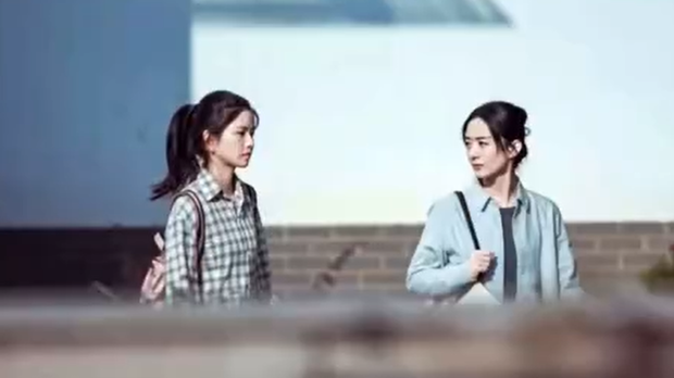 Triệu Lệ Dĩnh lộ thêm nhiều ảnh gầy gò, thần thái tiều tụy trên phim trường, còn đâu visual đỉnh cao khi dự sự kiện - Ảnh 5. Triệu Lệ Dĩnh lộ thêm nhiều ảnh gầy gò, thần thái tiều tụy trên phim trường, còn đâu visual đỉnh cao khi dự sự kiện - Ảnh 5.