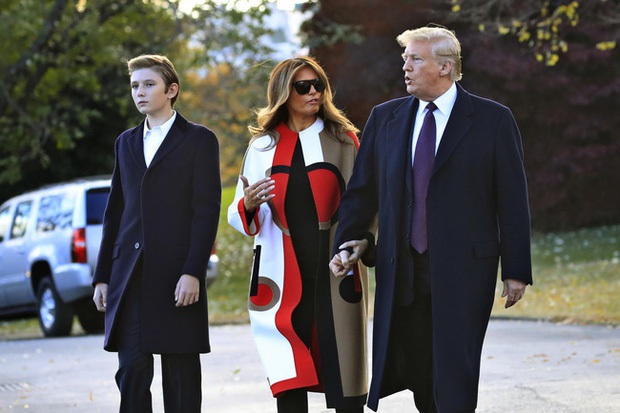 Nhìn lại 4 năm ở Nhà Trắng của cậu ấm Barron Trump: Dậy thì thành công hết nấc nhưng ngày càng làm fan chạnh lòng vì một chi tiết - Ảnh 4.
