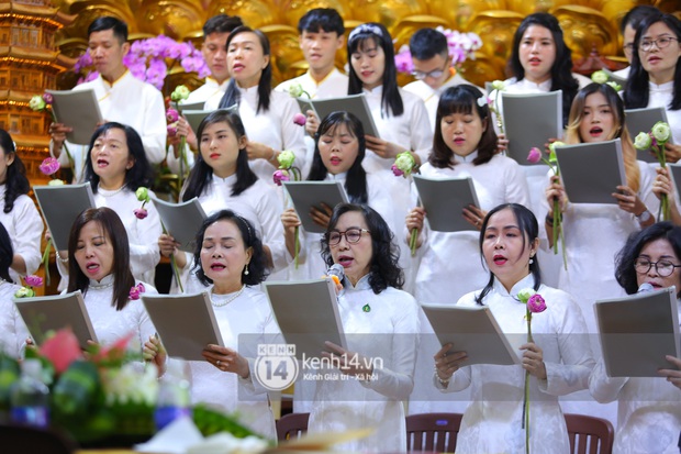 Cập nhật tang lễ NS Vân Quang Long: Lam Trường lặng lẽ đến viếng, rơi nước mắt với hình ảnh các con của cố NS chắp tay cảm ơn từng người - Ảnh 60.