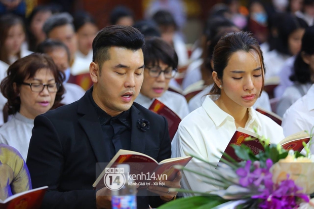 Cập nhật tang lễ NS Vân Quang Long: Lam Trường lặng lẽ đến viếng, rơi nước mắt với hình ảnh các con của cố NS chắp tay cảm ơn từng người - Ảnh 79.