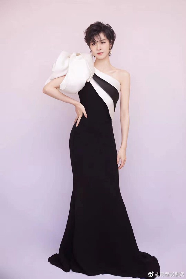 Sự kiện hot Cbiz hôm nay: Dương Mịch bất ngờ tái hợp tình cũ Lý Dịch Phong, Kim Thần sexy đọ sắc bên Lý Thấm - Ảnh 17.