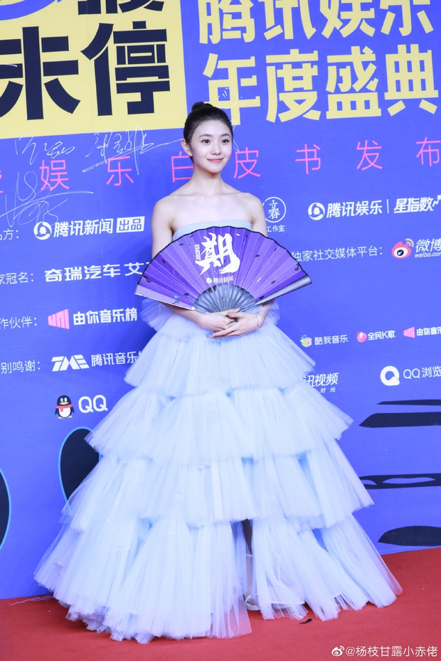 Sự kiện hot Cbiz hôm nay: Dương Mịch bất ngờ tái hợp tình cũ Lý Dịch Phong, Kim Thần sexy đọ sắc bên Lý Thấm - Ảnh 13.