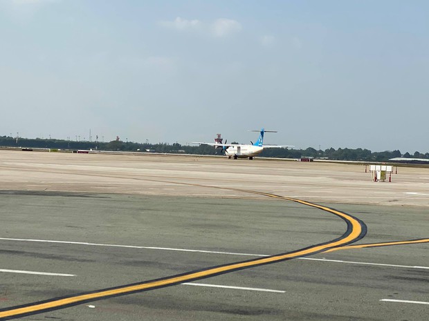 Cận cảnh đường băng hơn 2.000 tỷ đồng ở sân bay Tân Sơn Nhất chính thức hoạt động - Ảnh 5.