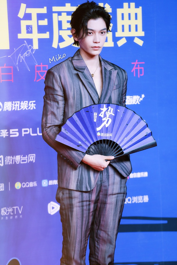 Sự kiện hot Cbiz hôm nay: Dương Mịch bất ngờ tái hợp tình cũ Lý Dịch Phong, Kim Thần sexy đọ sắc bên Lý Thấm - Ảnh 22.