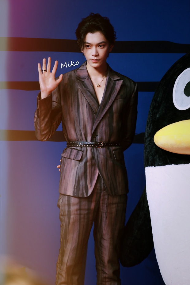 Sự kiện hot Cbiz hôm nay: Dương Mịch bất ngờ tái hợp tình cũ Lý Dịch Phong, Kim Thần sexy đọ sắc bên Lý Thấm - Ảnh 21.