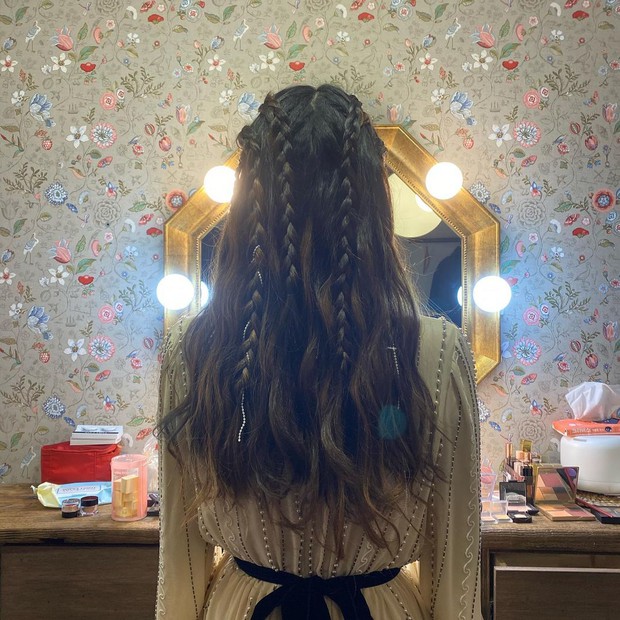 Nữ thần Grammy Hàn 2021 gọi tên IU: Diện 4 bộ đồ chiếm trọn spotlight, ảnh hậu trường khoe visual triệu người mê đắm - Ảnh 17.